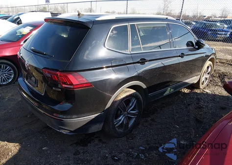 2020 Volkswagen Tiguan 2.0T Se/2.0T Se R-Line Black/2.0T Sel z USA, uszkodzony, nr VIN 3VV2B7AX2LM104600